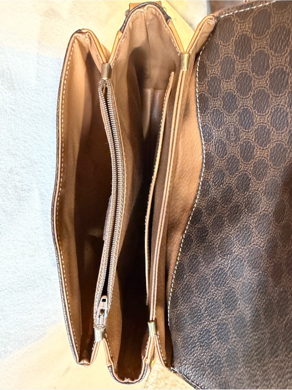 Celine Vintage Crossbody - Picture 10 of 15
